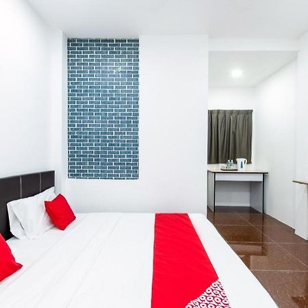 Oyo 44011 Weng Bee Guest House Kota Kinabalu Exterior photo