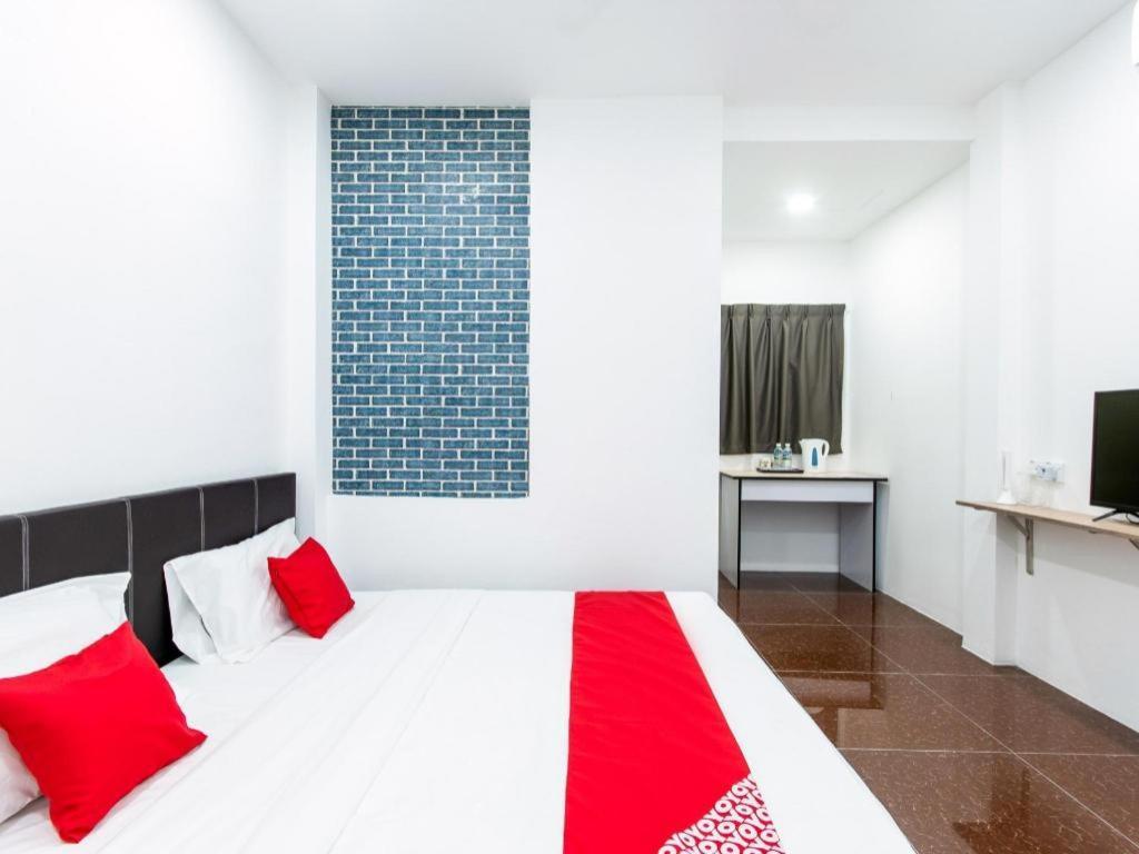 Oyo 44011 Weng Bee Guest House Kota Kinabalu Exterior photo