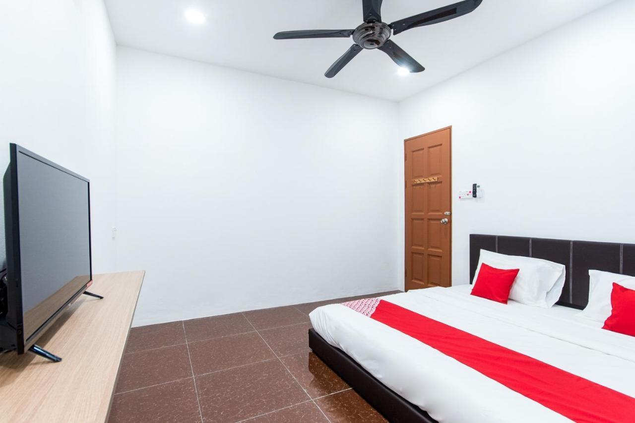 Oyo 44011 Weng Bee Guest House Kota Kinabalu Exterior photo